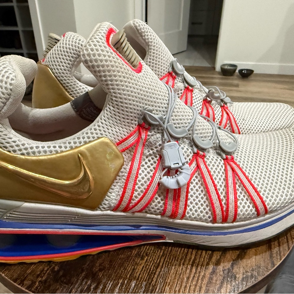 Nike Cream Mesh Sneakers with Gold Swoosh and Coral Lacing size mens 11